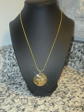 Source Unknown Gold Sand Dollar Pendant Necklace